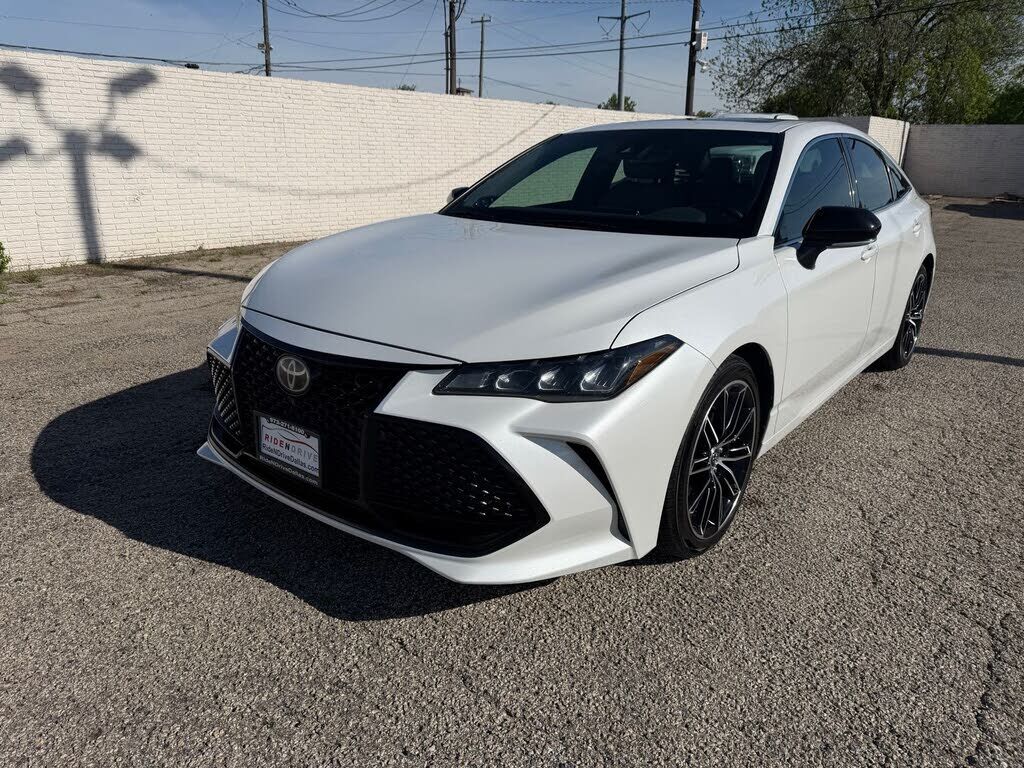 2019 TOYOTA Avalon