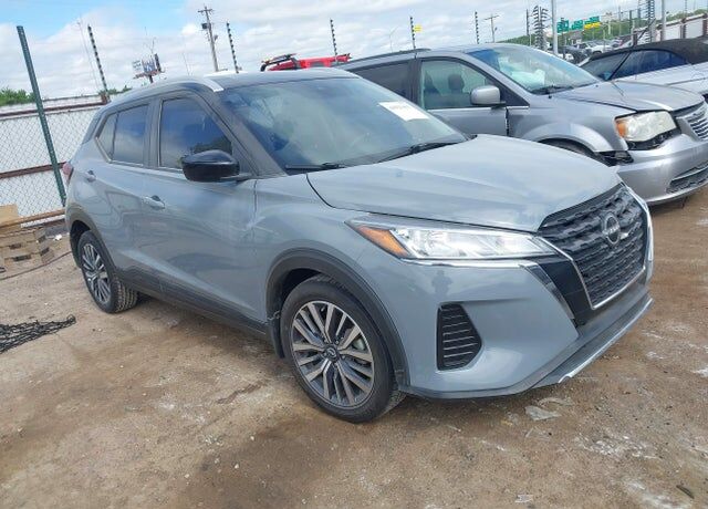 2022 NISSAN Kicks