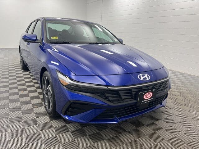 2024 HYUNDAI Elantra