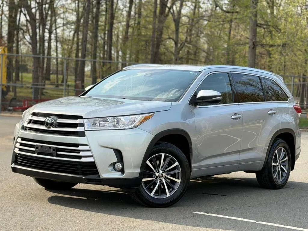 2017 TOYOTA Highlander