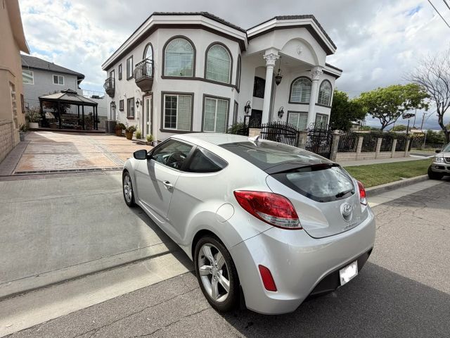 2012 HYUNDAI Veloster