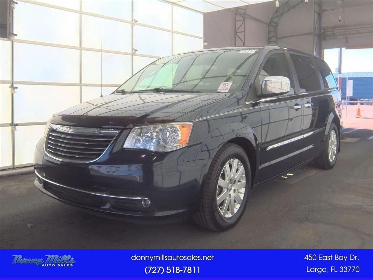 2013 CHRYSLER Town and Country