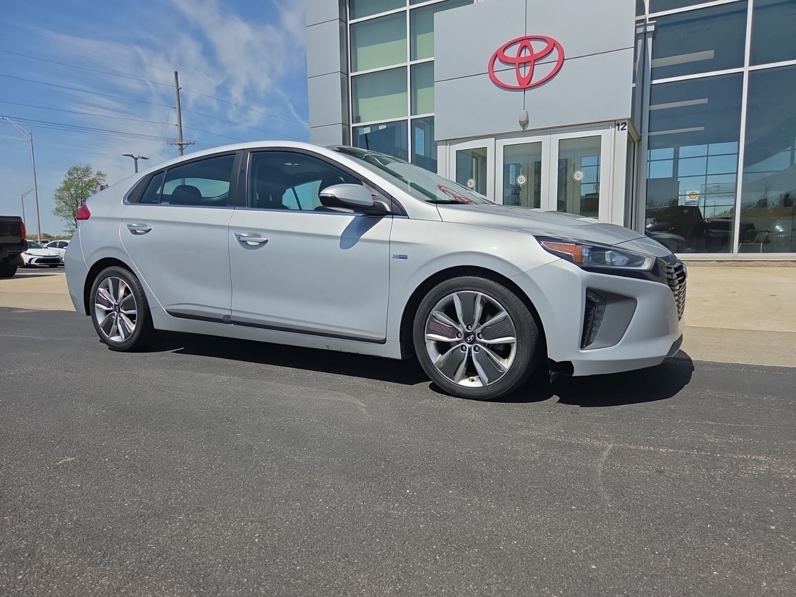 2017 HYUNDAI Ioniq