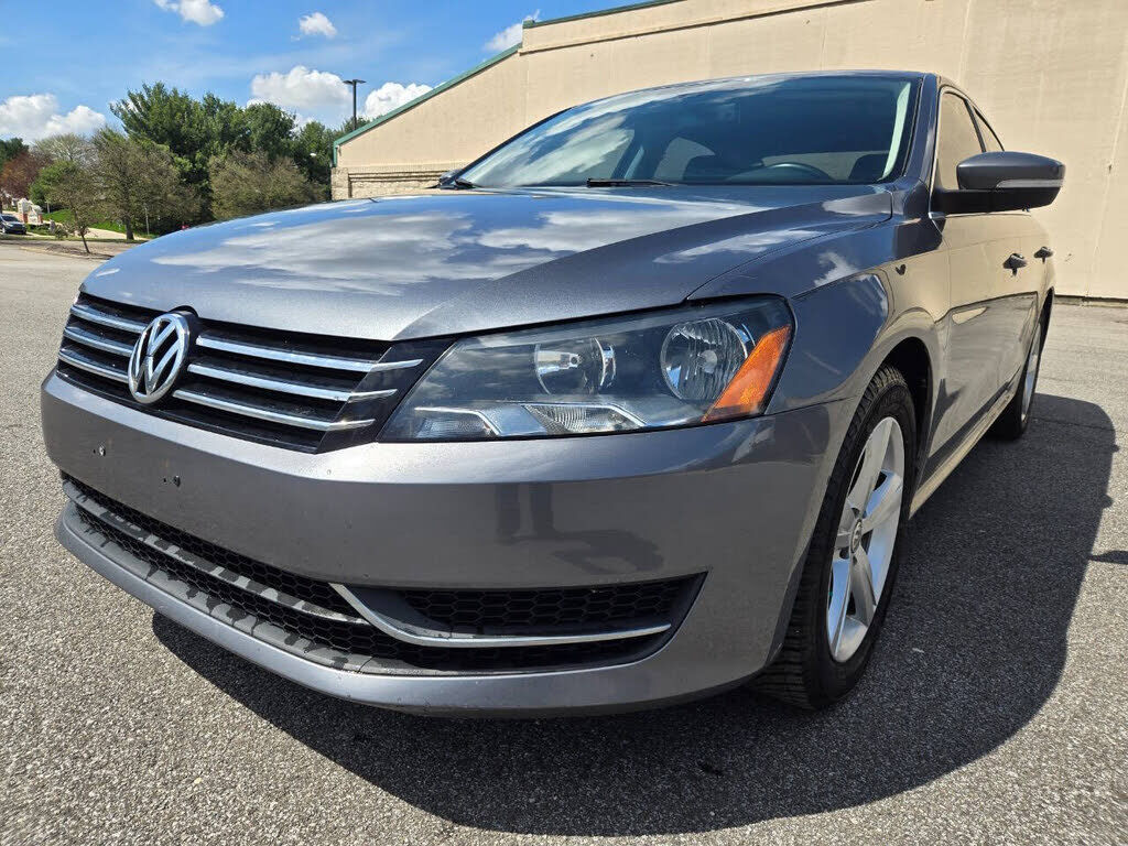 2013 VOLKSWAGEN Passat