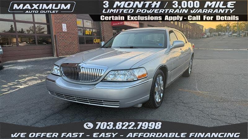 2004 LINCOLN Town Car