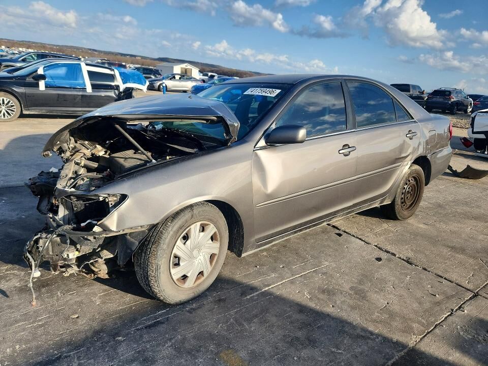 2004 TOYOTA Camry