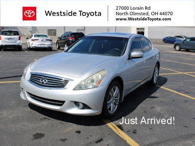 2013 INFINITI G37