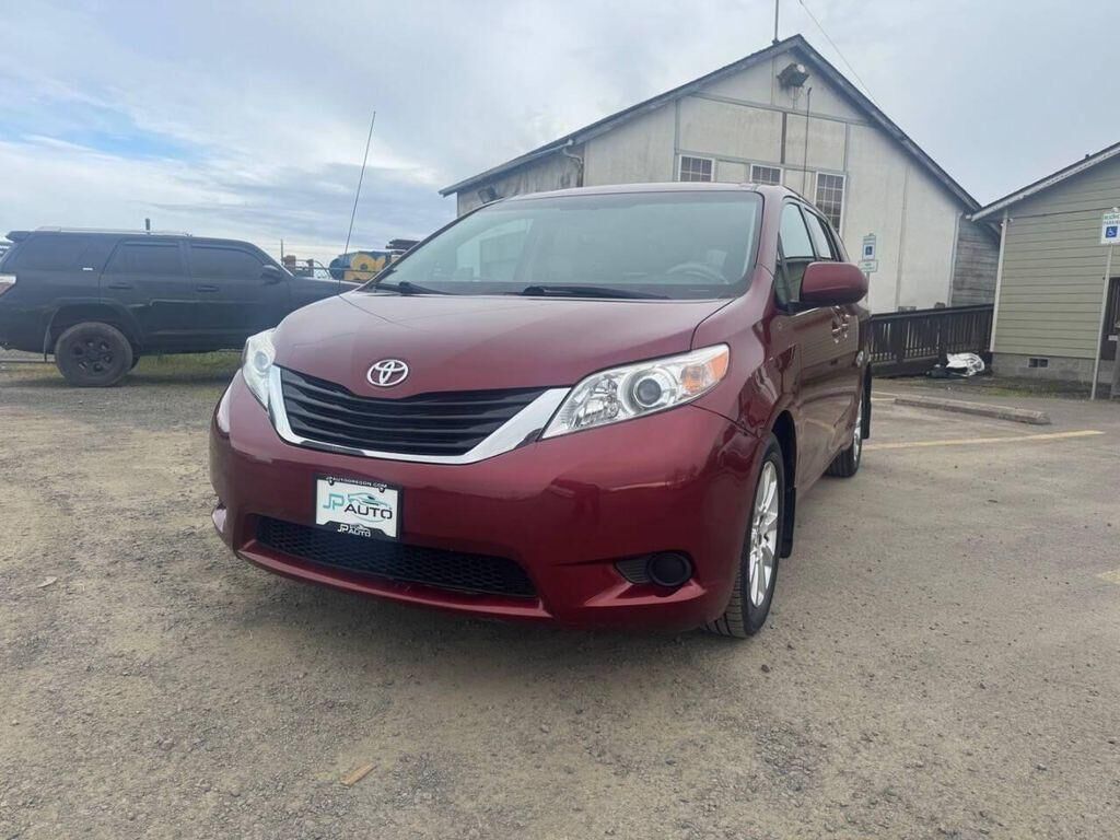 2014 TOYOTA Sienna