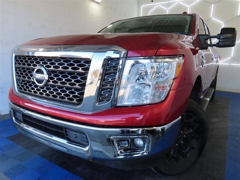 2017 NISSAN Titan