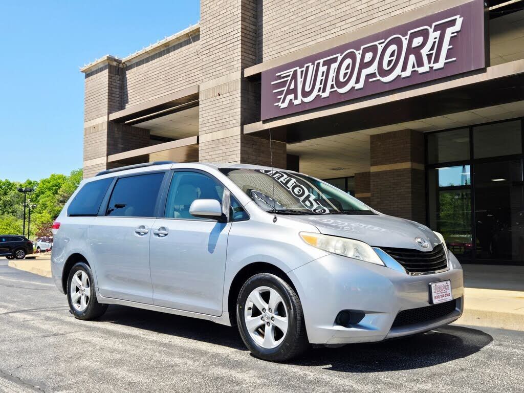 2014 TOYOTA Sienna