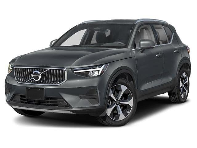 2025 VOLVO XC40