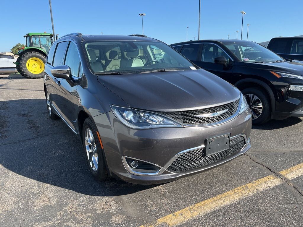 2017 CHRYSLER Pacifica