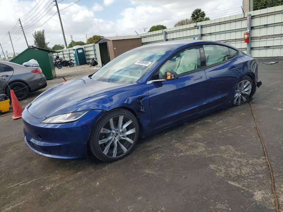 2025 TESLA Model 3