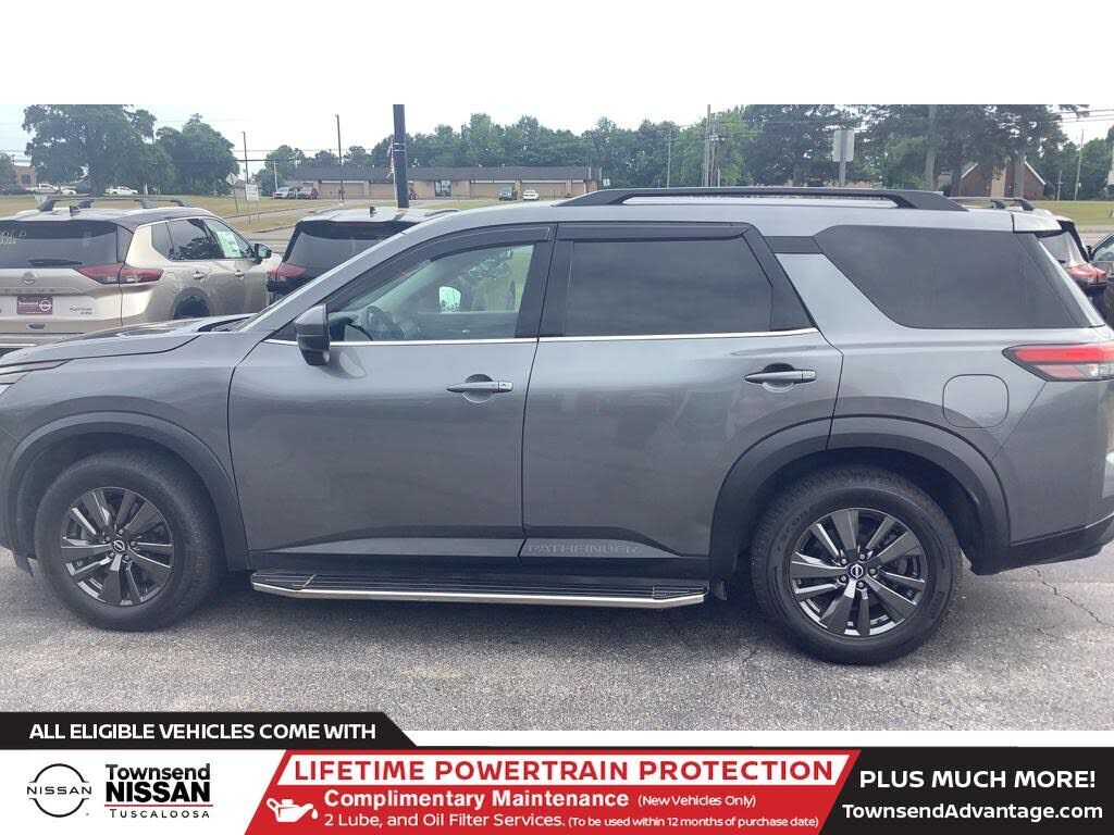 2022 NISSAN Pathfinder