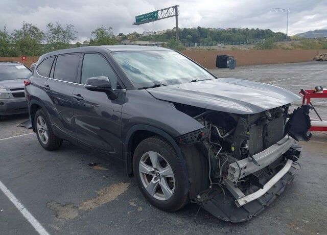 2022 TOYOTA Highlander