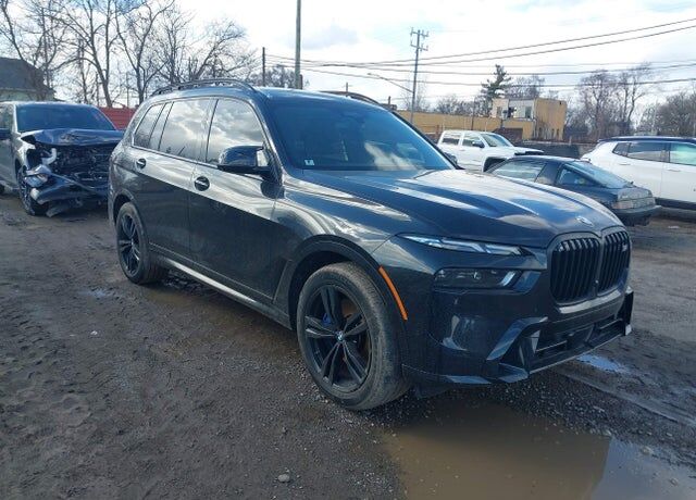 2025 BMW X7