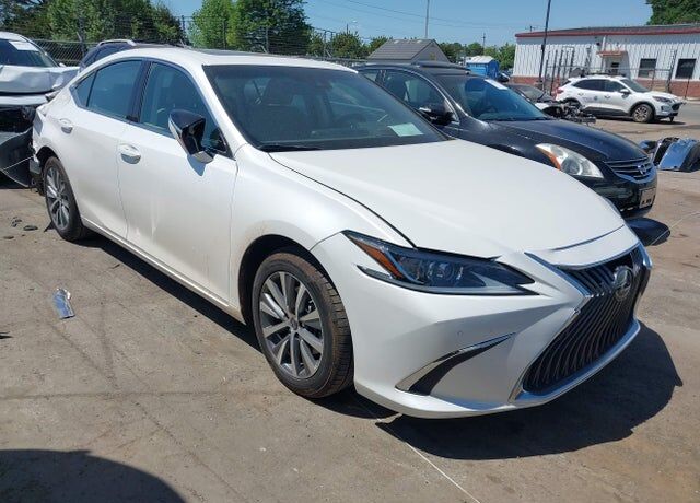 2021 LEXUS ES