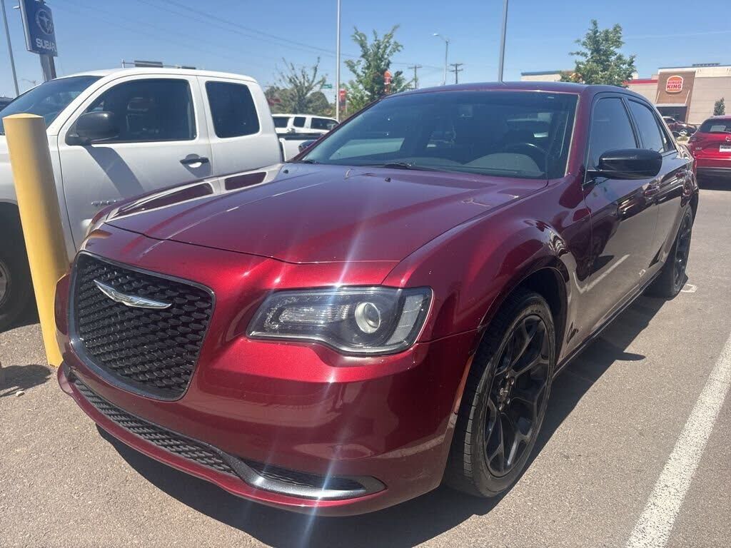 2019 CHRYSLER 300