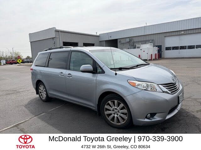 2014 TOYOTA Sienna