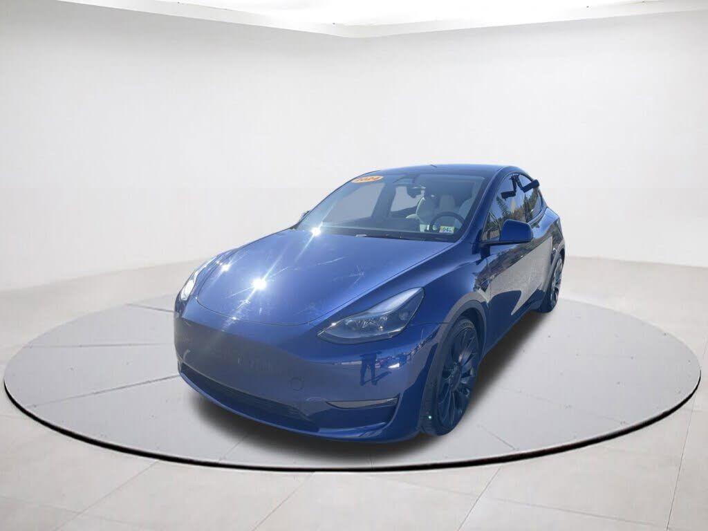 2024 TESLA Model Y
