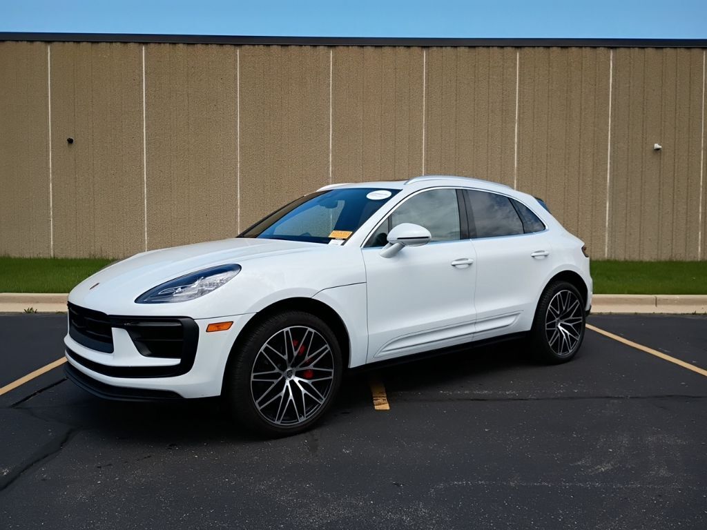 2023 PORSCHE Macan