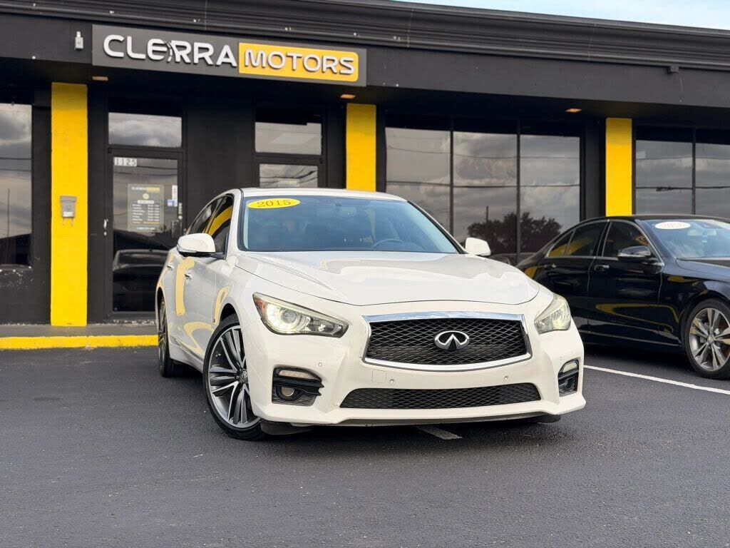 2015 INFINITI Q50