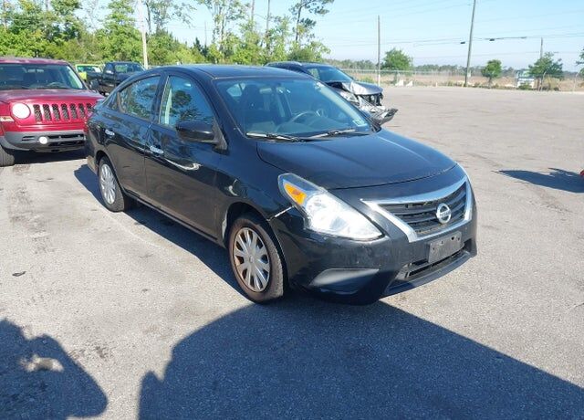 2016 NISSAN Versa