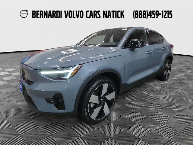 2023 VOLVO C40