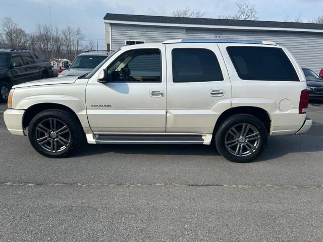 2004 CADILLAC Escalade
