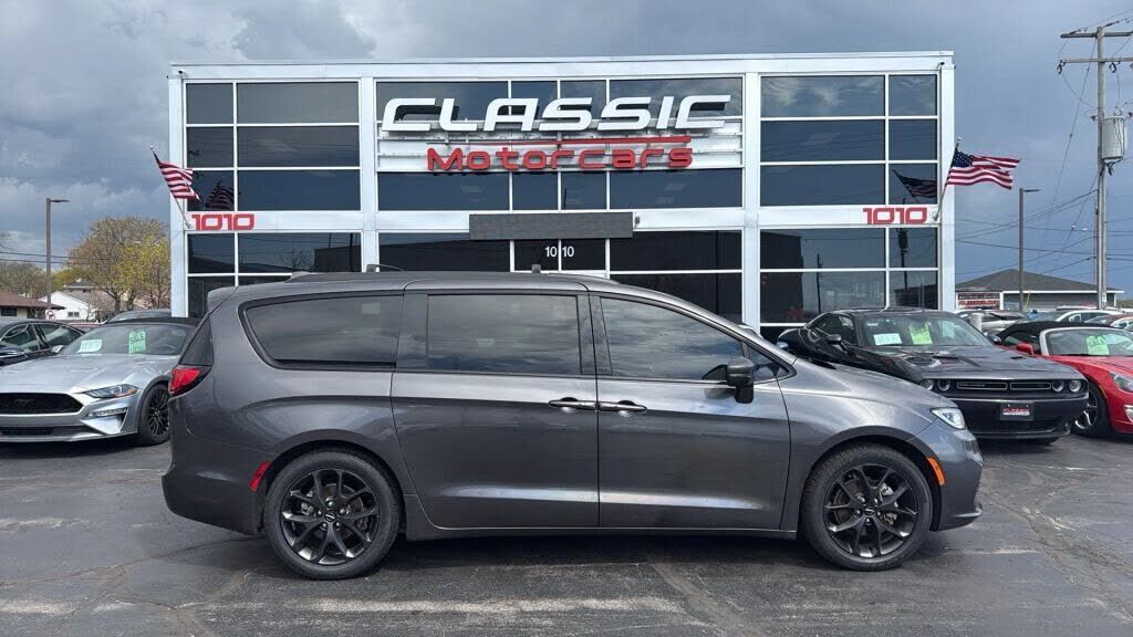 2022 CHRYSLER Pacifica