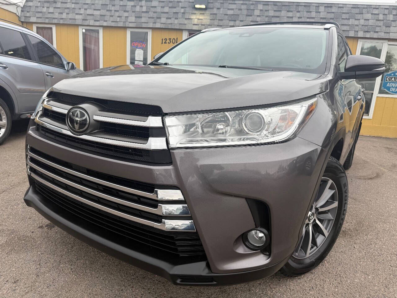 2017 TOYOTA Highlander