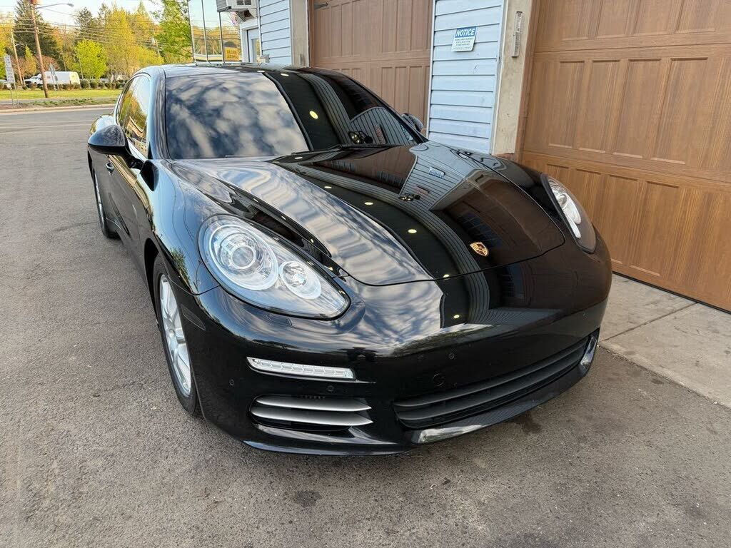 2016 PORSCHE Panamera