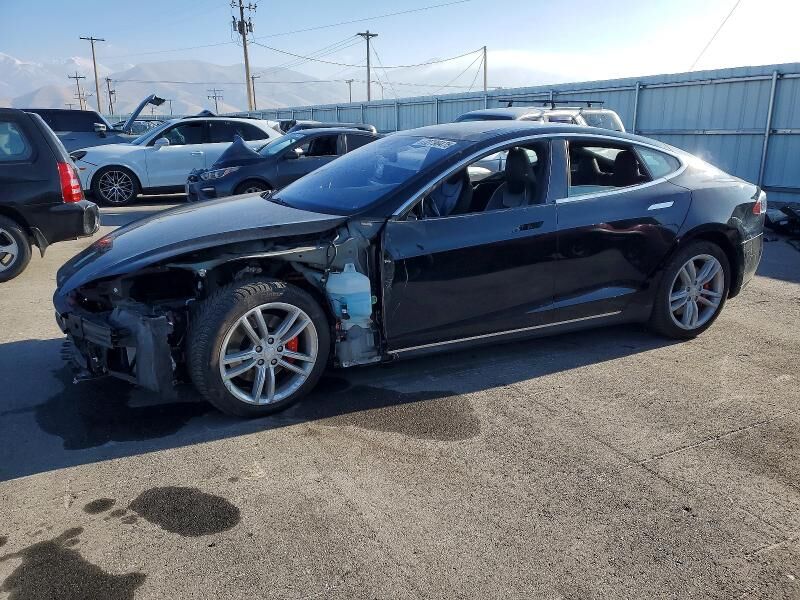 2015 TESLA Model S