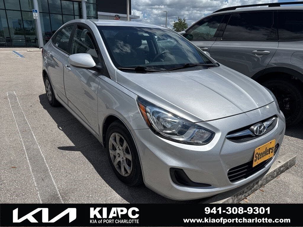 2013 HYUNDAI Accent
