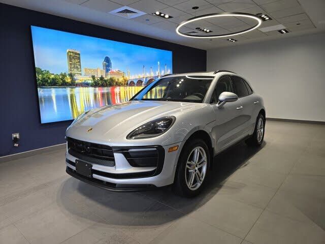 2023 PORSCHE Macan