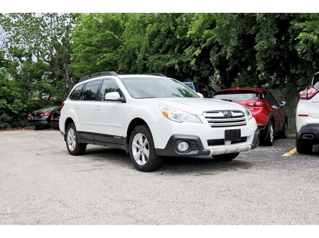 2013 SUBARU Outback