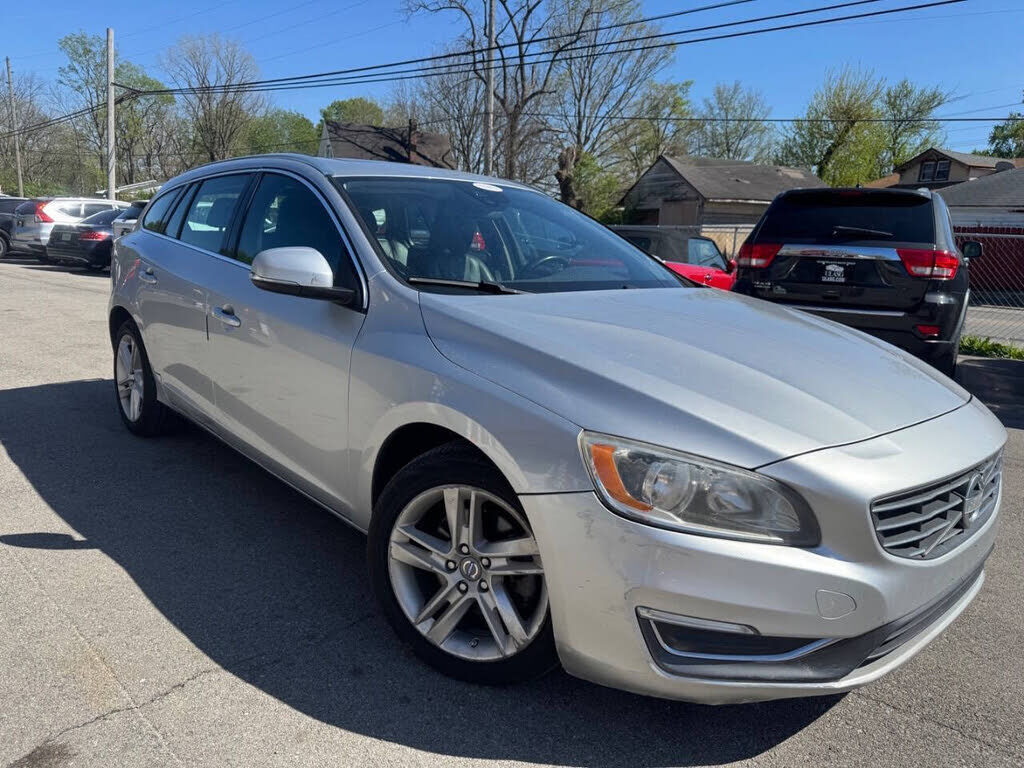 2015 VOLVO V60