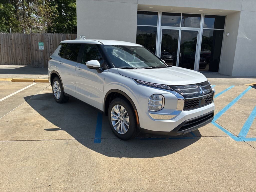 2026 MITSUBISHI Outlander