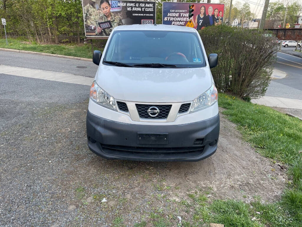 2017 NISSAN NV200