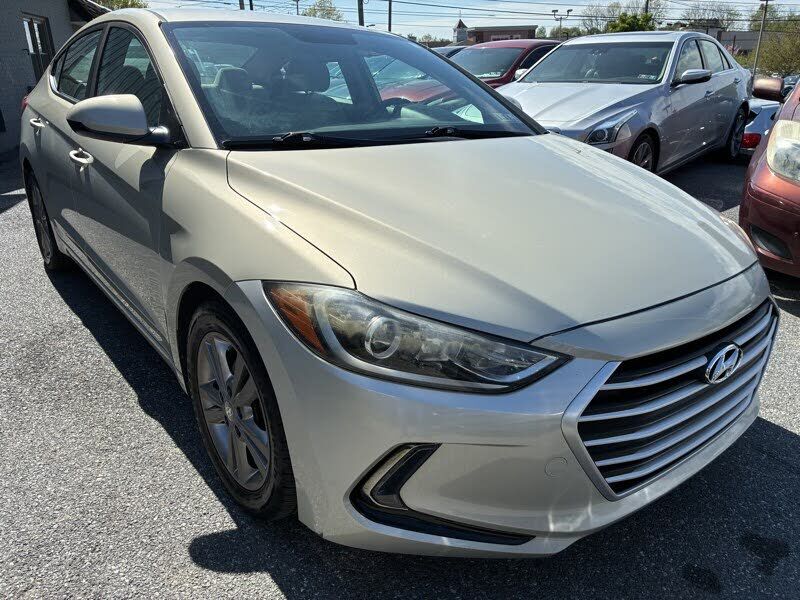 2017 HYUNDAI Elantra