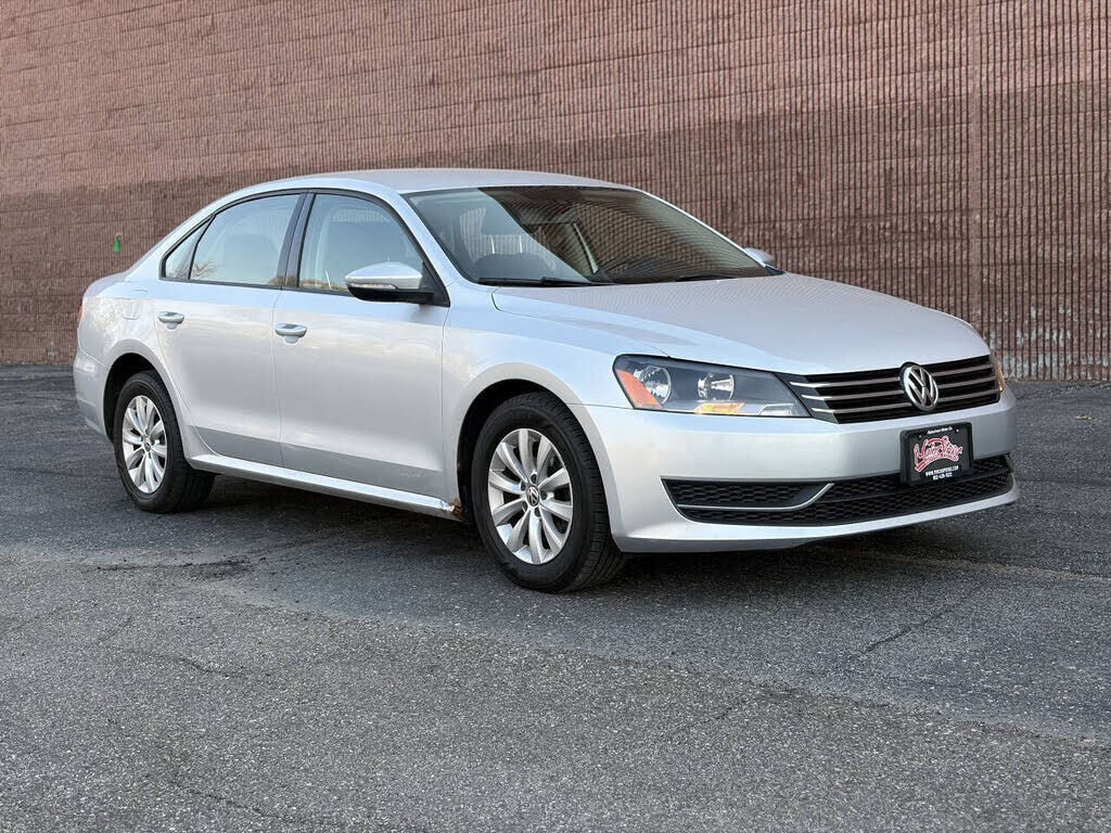 2012 VOLKSWAGEN Passat