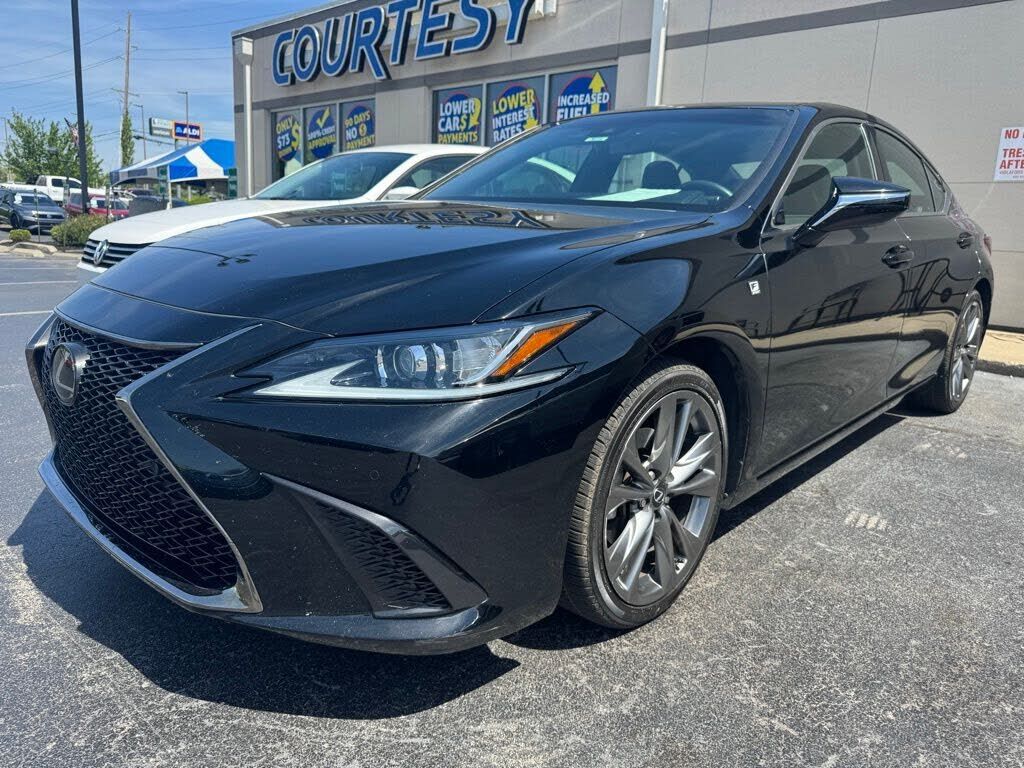 2019 LEXUS ES
