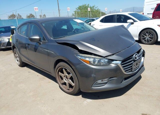 2018 MAZDA Mazda3