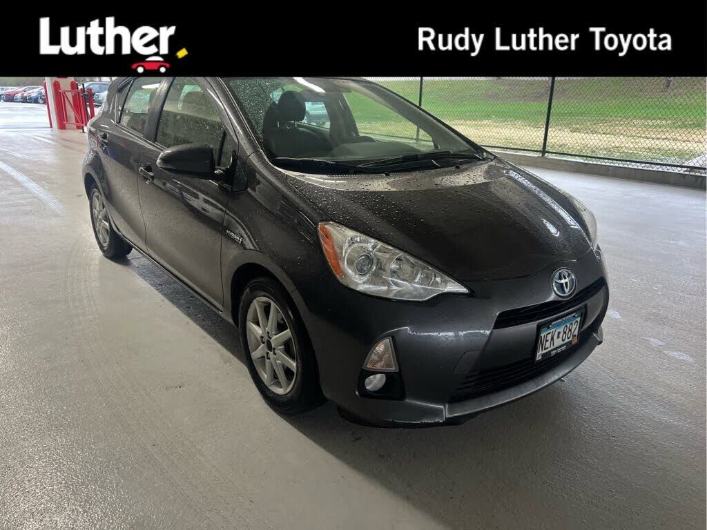 2013 TOYOTA Prius