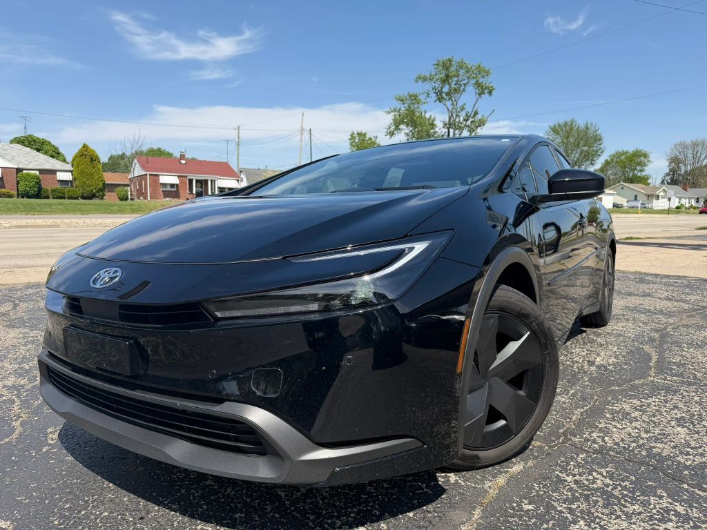 2024 TOYOTA PRIUS