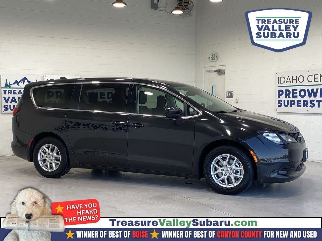 2023 CHRYSLER Voyager