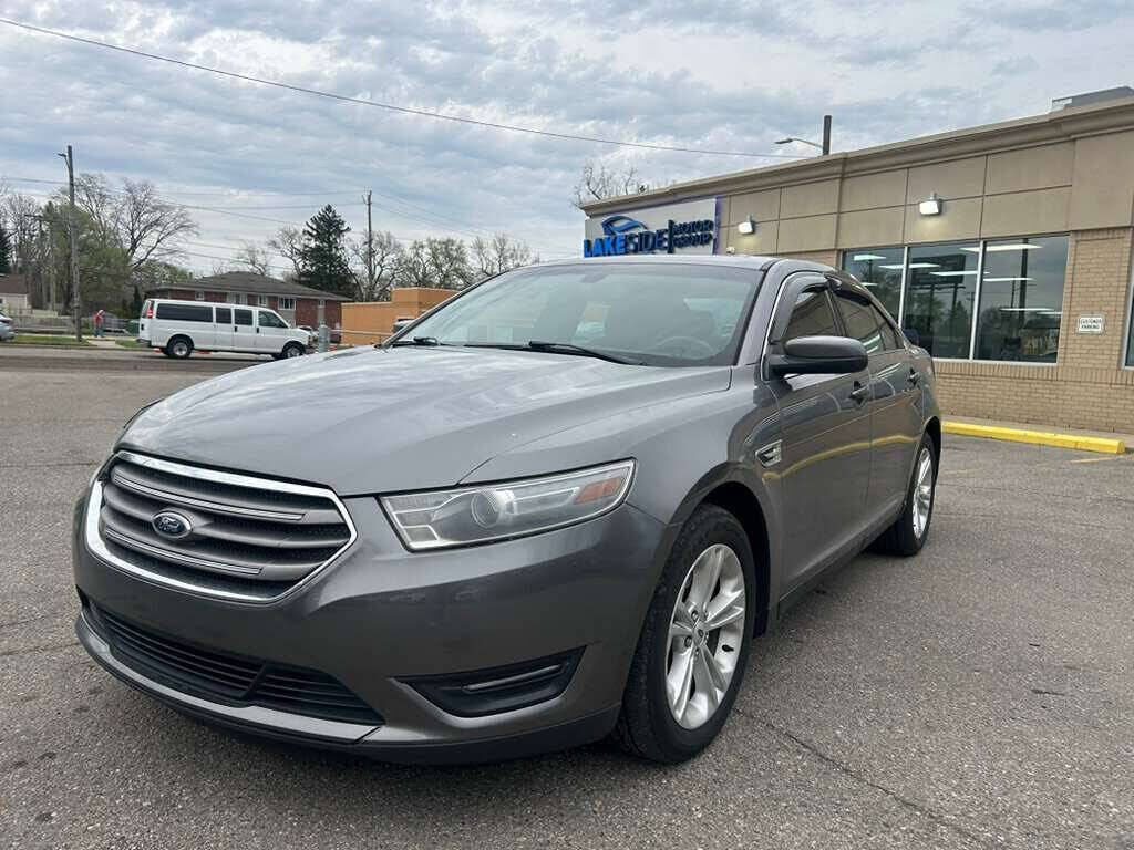2013 FORD Taurus