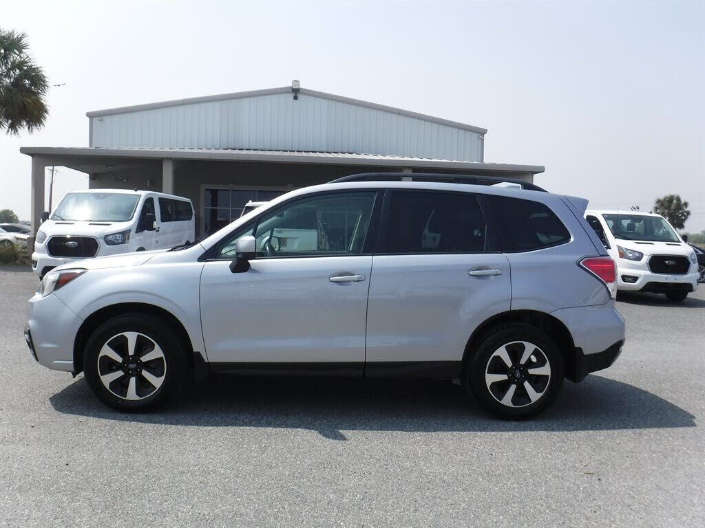 2017 SUBARU Forester