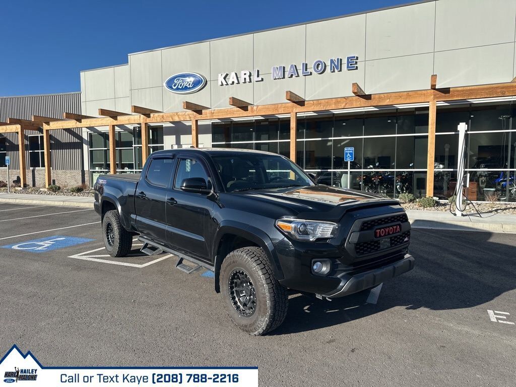 2020 TOYOTA Tacoma