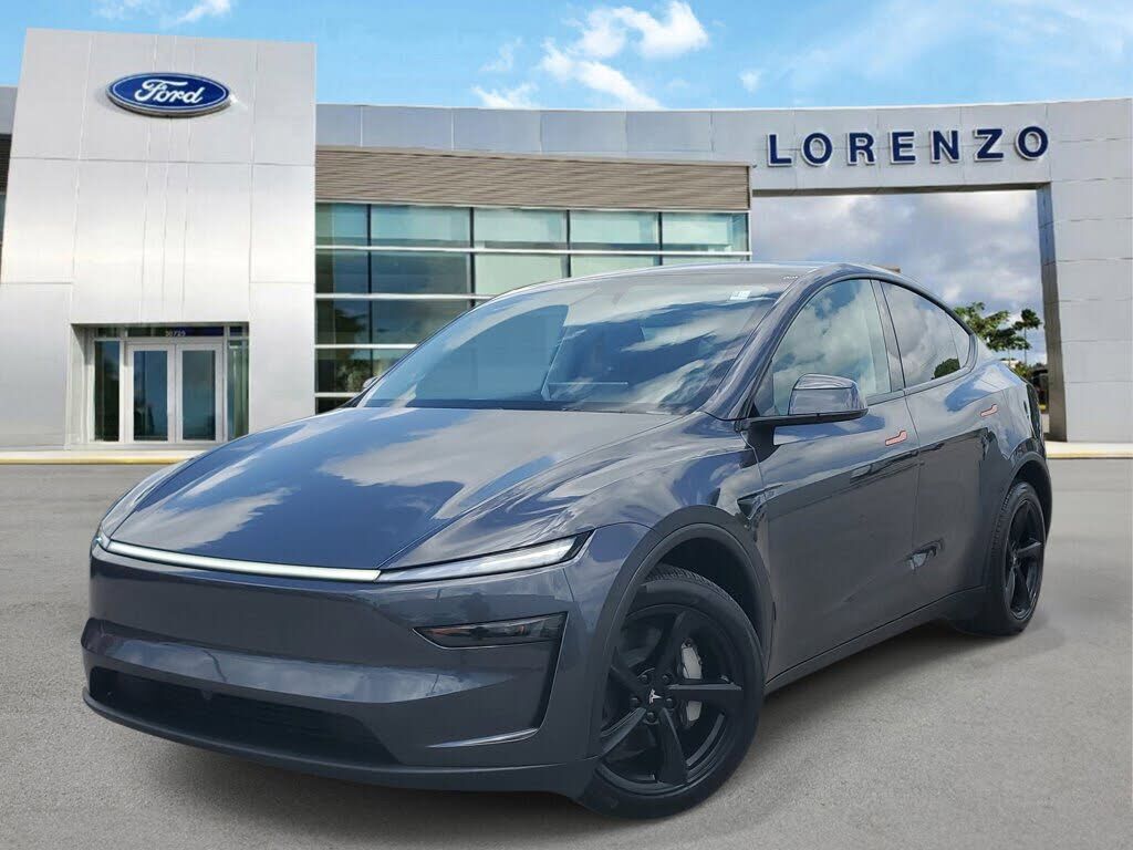 2026 TESLA Model Y